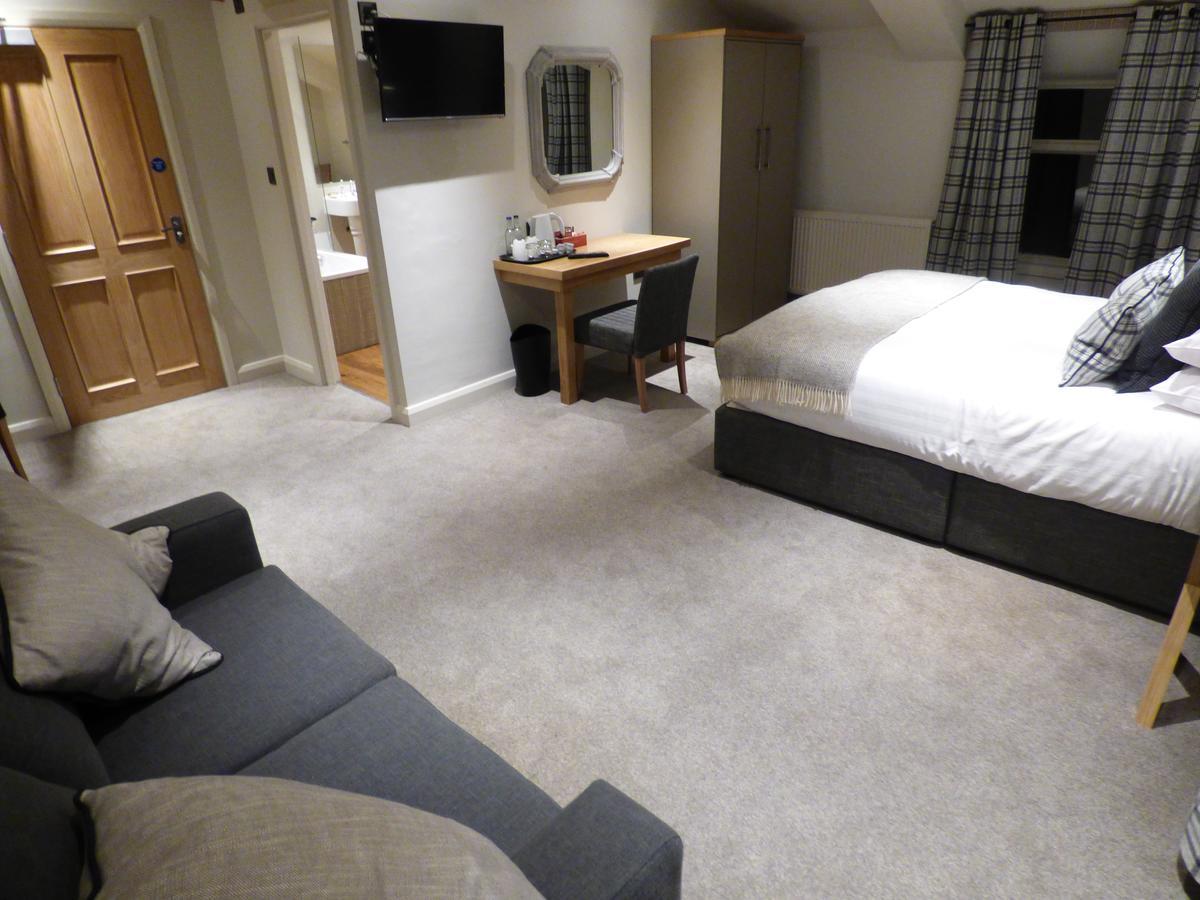 The Fenwick Steak & Seafood Pub Hotel Claughton ภายนอก รูปภาพ