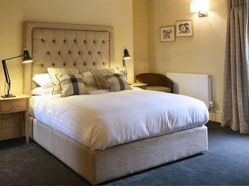 The Fenwick Steak & Seafood Pub Hotel Claughton ภายนอก รูปภาพ